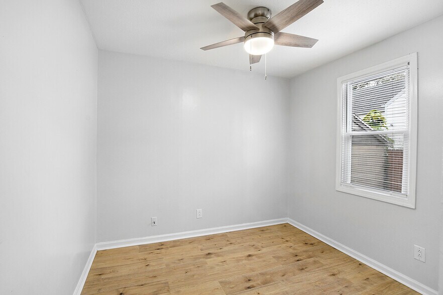 Building Photo - 402 N 20th St