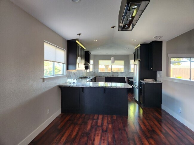 Building Photo - Nipomo Single Story Newly Updated