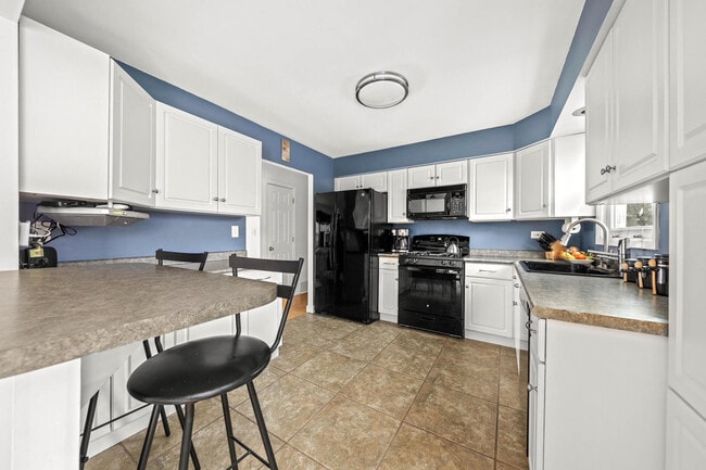 Building Photo - 3226 Everglade Ave