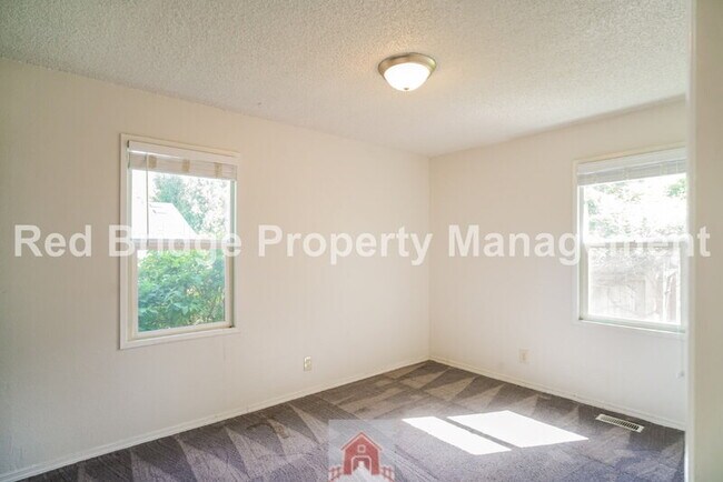 Building Photo - 4480 SW 165th Ave