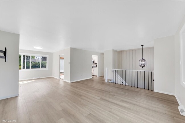 Building Photo - 14813 Holly Ct