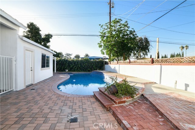 Building Photo - 623 N Nora Ave