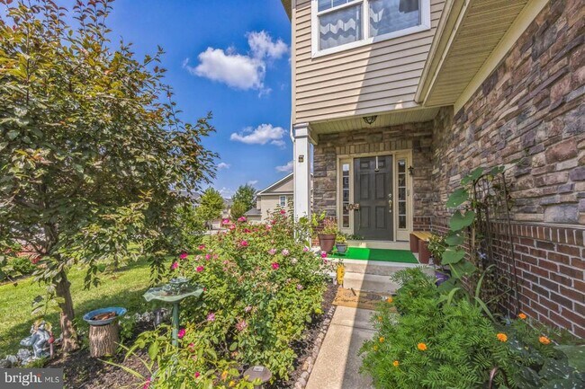 Building Photo - 105 Elton Farm Cir