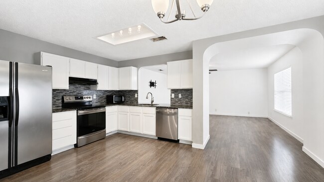 Building Photo - 13354 Greenstone