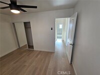 Building Photo - 554 E Hurst St