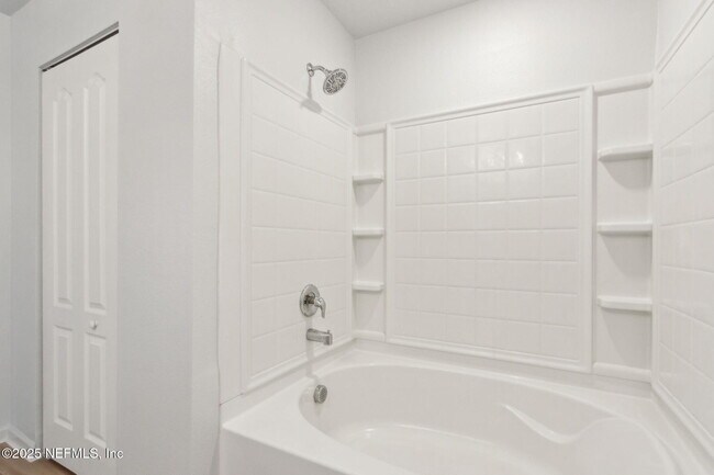 Building Photo - 65445 River Glen Pkwy