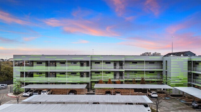 Building Photo - 4004 Banister Ln