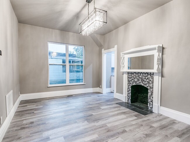 Building Photo - Beautiful 4 bedroom home in Guthrie - Move in Deposit-Free! (If Qualified)