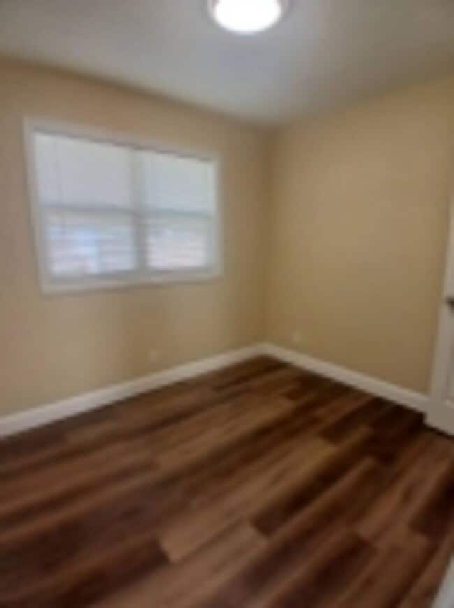 Building Photo - Newly renovated 3 bedroom