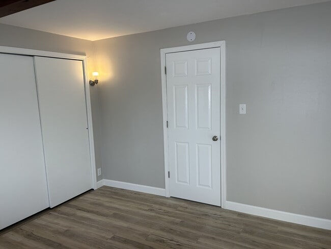 Building Photo - 2220 S 1st Ave