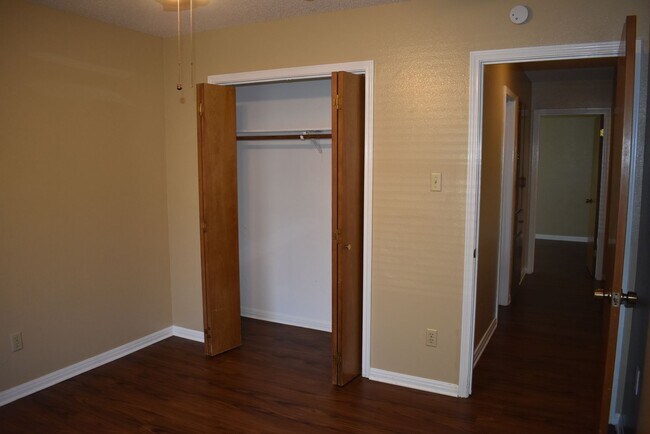 Building Photo - 3 Bedroom in Copperas Cove Established Neighborhood!