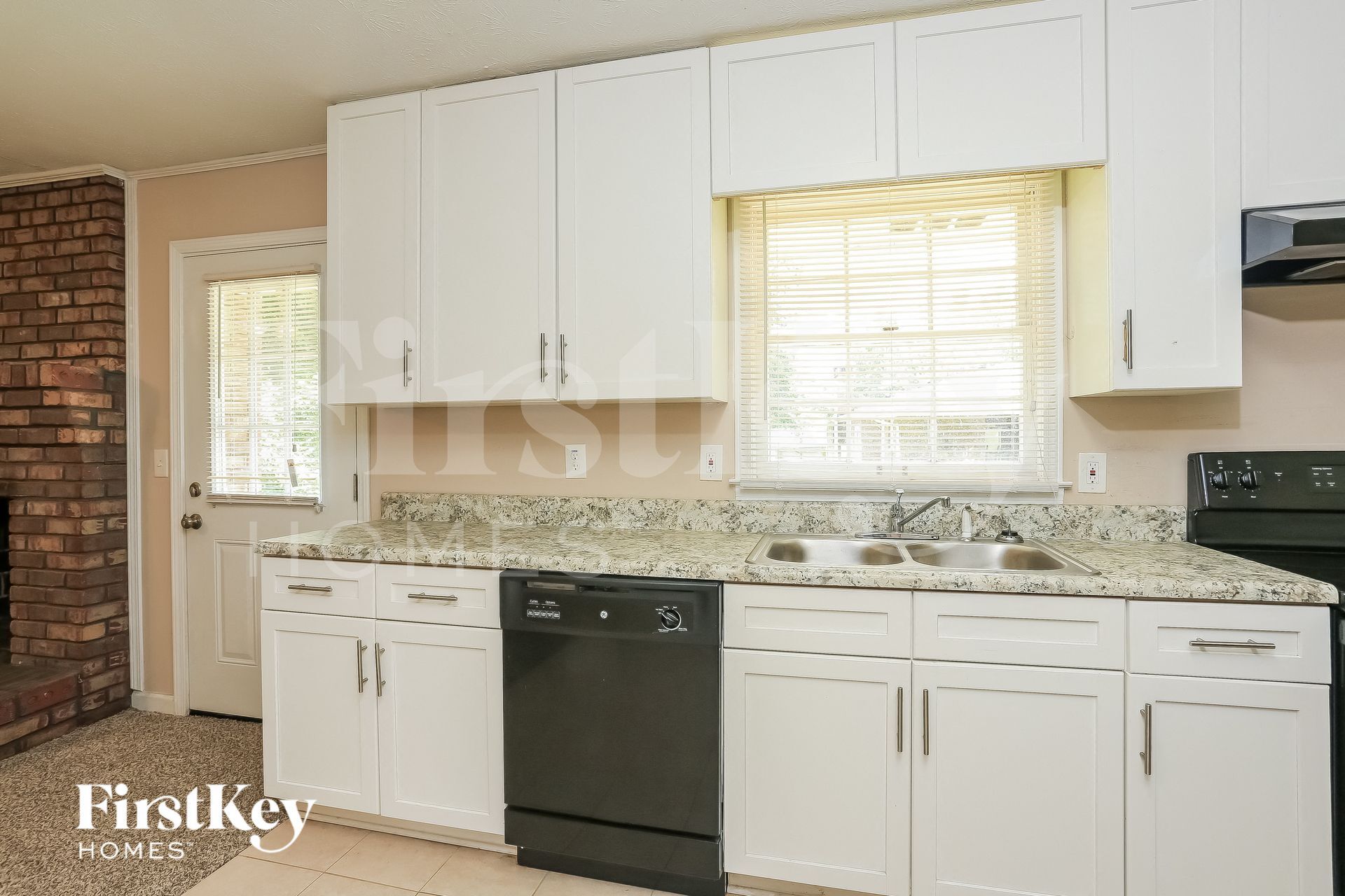 Building Photo - 1348 Yates Ave