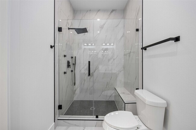 Building Photo - 4533 Larkspur St