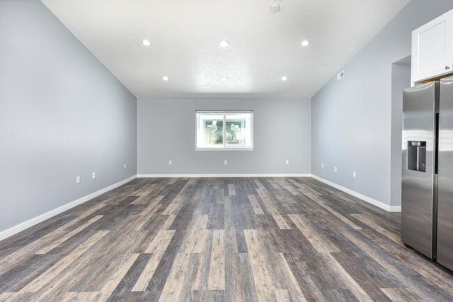 Building Photo - 1735 SE Jefferson St