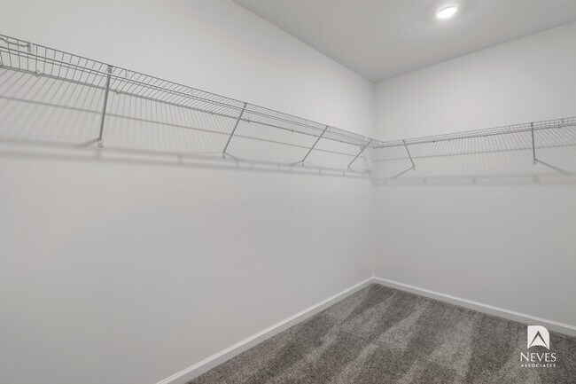 Building Photo - 4980 Worchester Dr