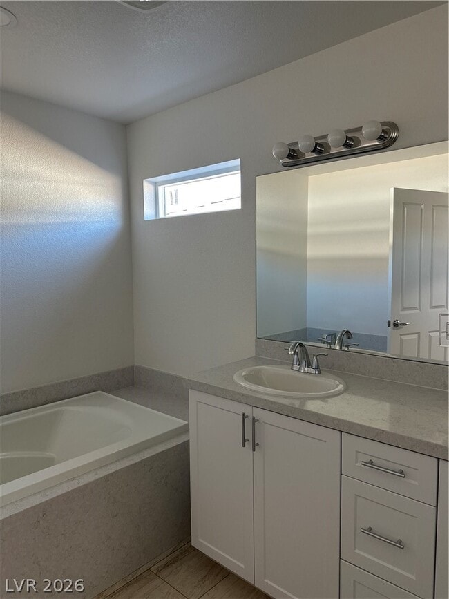 Building Photo - 2570 Apricot Ln