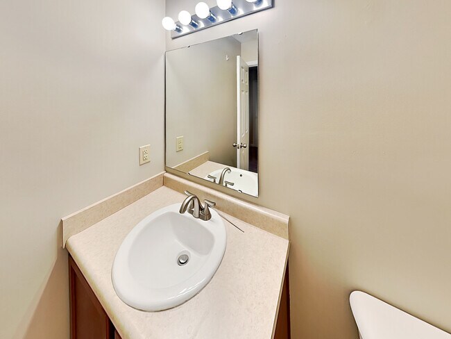 Building Photo - 1559 Whisler Dr