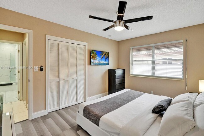 Building Photo - 947 Washington St