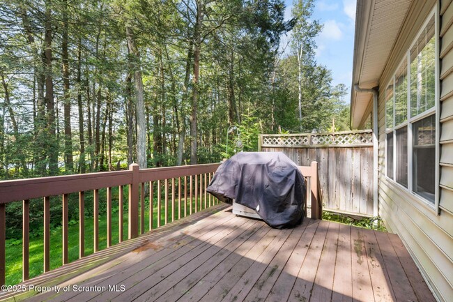 Building Photo - 32 Pine Tree Dr