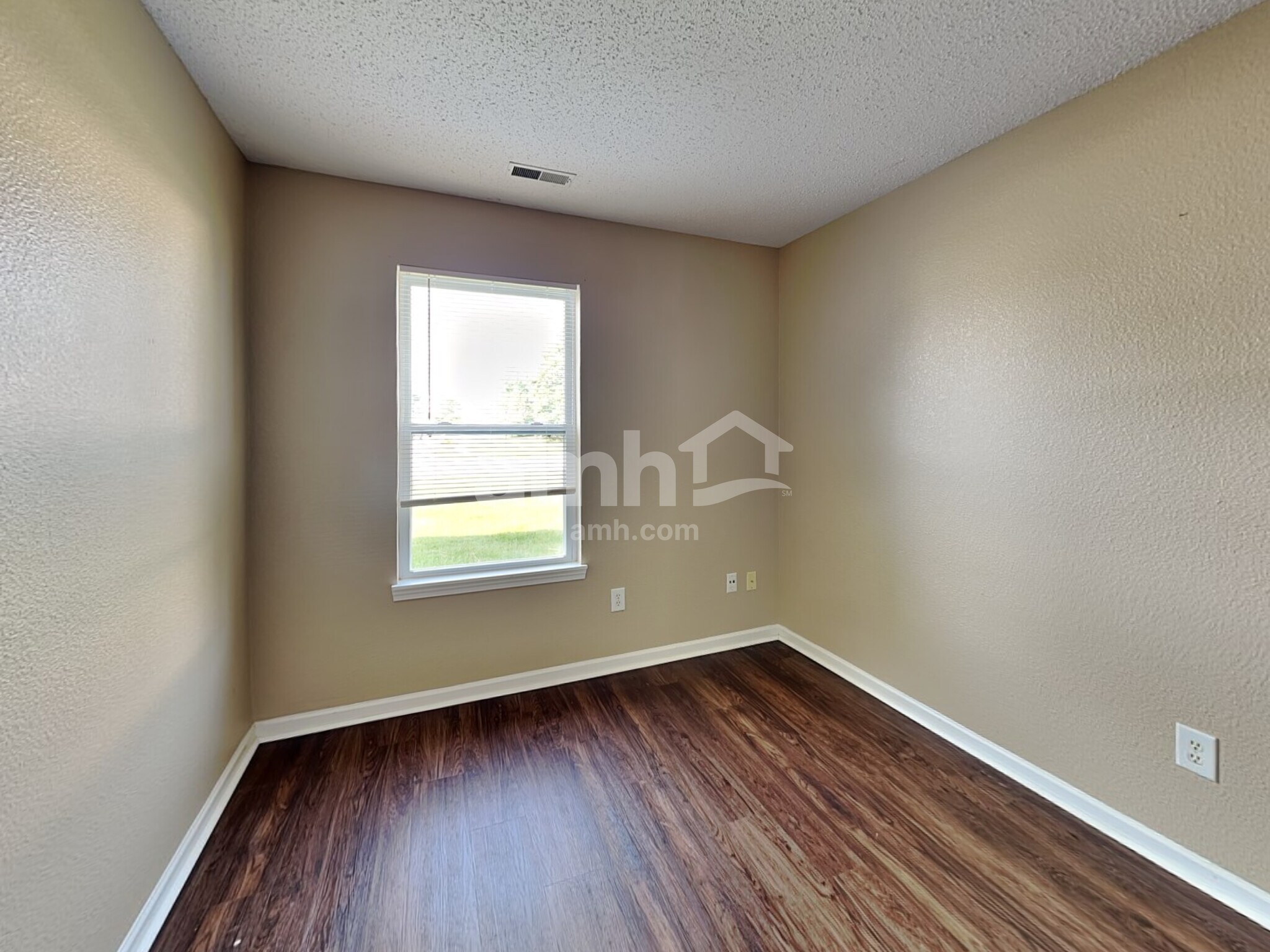 Building Photo - 5719 Wood Hollow Dr