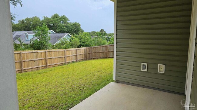 Building Photo - 265 Camellia Dr