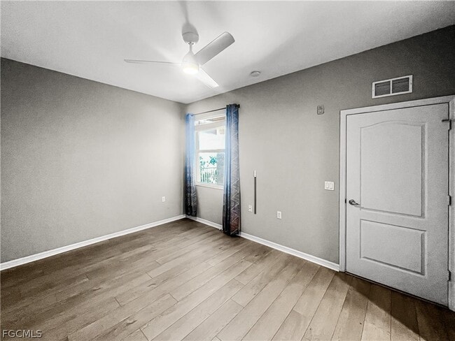 Building Photo - 8550 Kingbird Loop