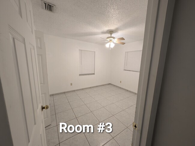 Building Photo - 508 Cavalier Ave