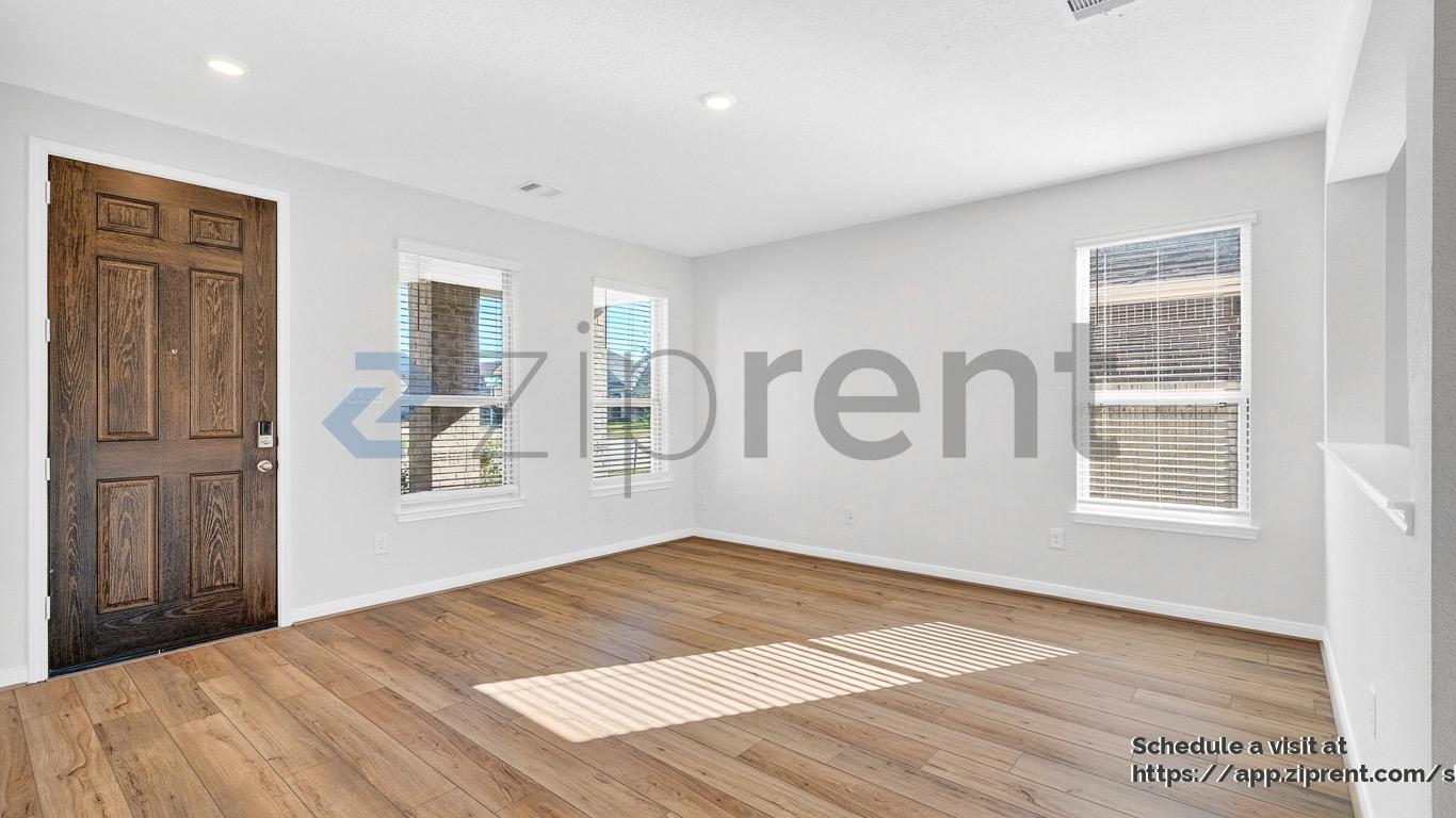 Building Photo - 7611 Coral Ky Dr