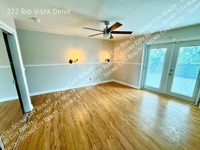 Building Photo - 272 Rio Vista Dr
