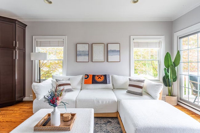 Building Photo - Fully Furnished Luxury Townhome | Walk to Downtown Princeton | 3 Beds | 3.5 Baths