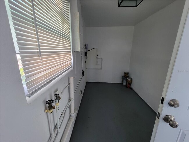 Building Photo - 3301 Ash St