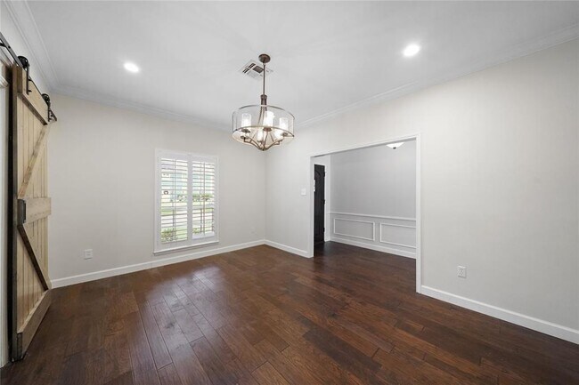 Building Photo - 12707 Trail Hollow Dr
