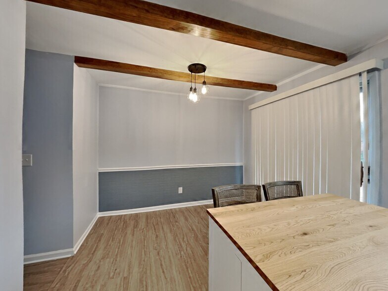 Building Photo - 3125 Colonial Way