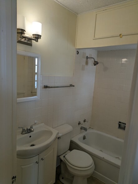 Building Photo - 300 8th St S