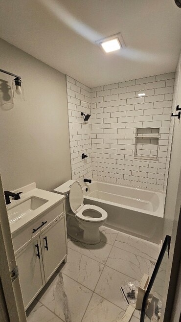 Building Photo - 118 Camelot Ct