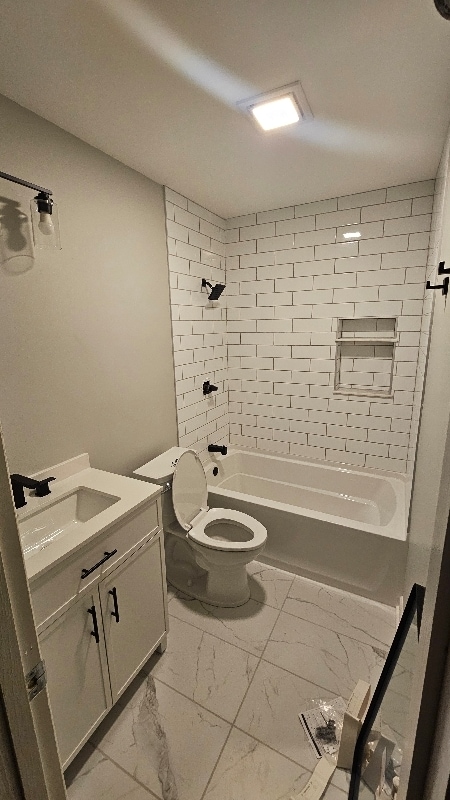 Building Photo - 118 Camelot Ct