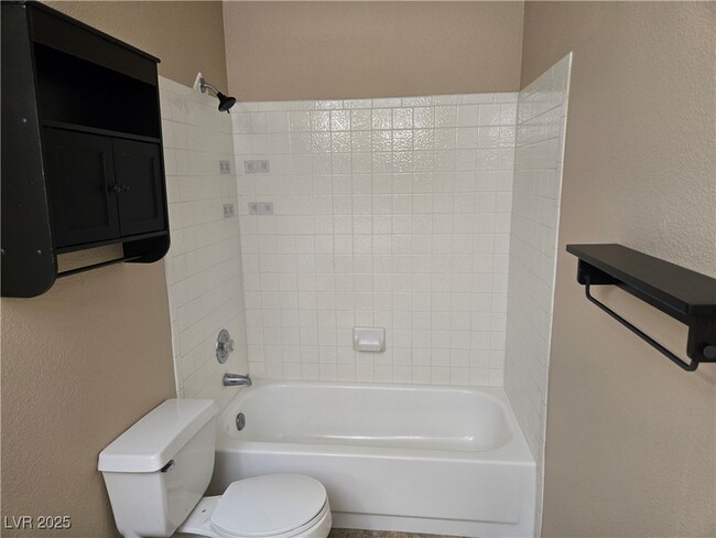 Building Photo - 1575 W Warm Springs Rd