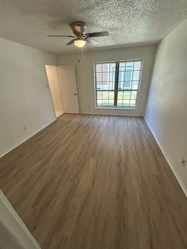 Building Photo - 5981 Arapaho Rd