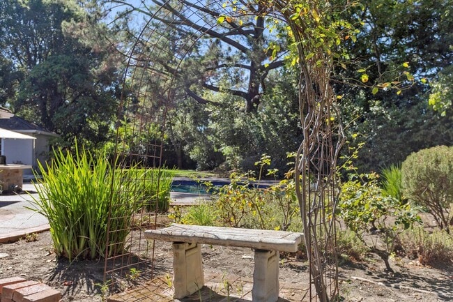 Building Photo - Beautifully Appointed Atherton Estate with Pool & Outdoor Entertaining