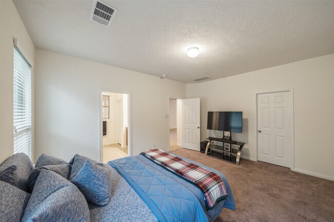 Building Photo - 6218 Morning Fern Ln