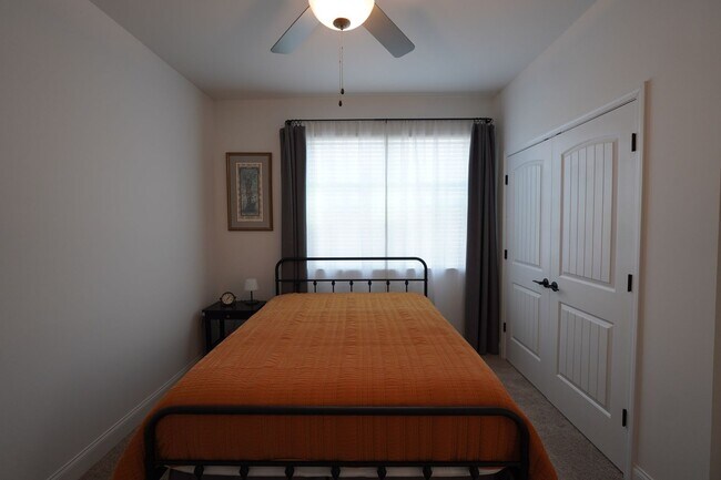 Building Photo - MOVE IN DATE MUST BE SCHEDULED 14 DAYS FROM PAYING SECURITY DEPOSIT.