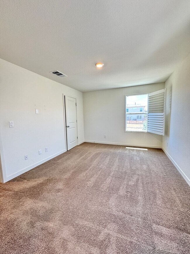 Building Photo - 8768 Scenic Sky Dr