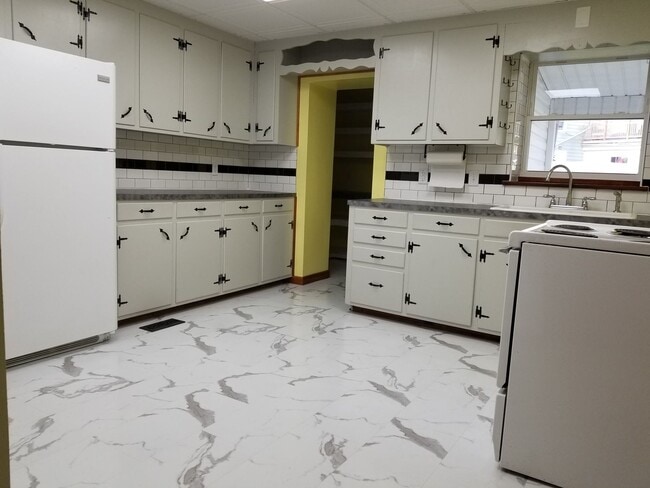 Building Photo - 222-224 Cleveland Ave.