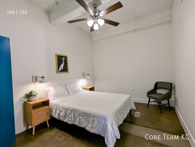 Building Photo - 3100 E Gillham Plaza