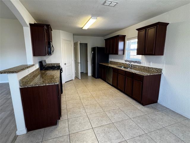 Building Photo - 4420 Elderberry St