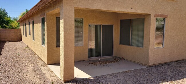 Building Photo - 1414 E Bautista Rd