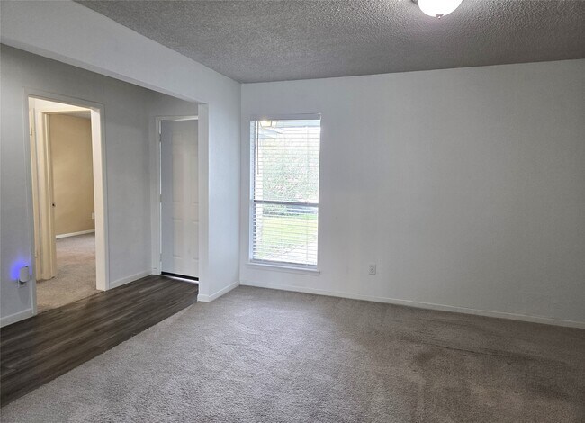 Building Photo - 13427 Juniper Point Dr