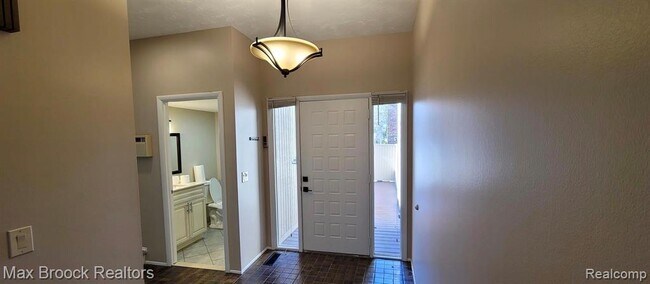 Building Photo - 7416 Azalea Ct