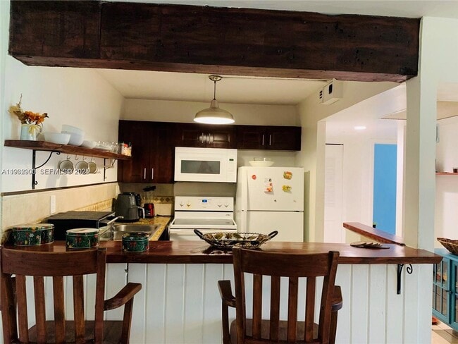 Building Photo - 5855 Washington St