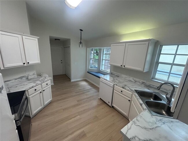 Building Photo - 12244 NW 10th Pl